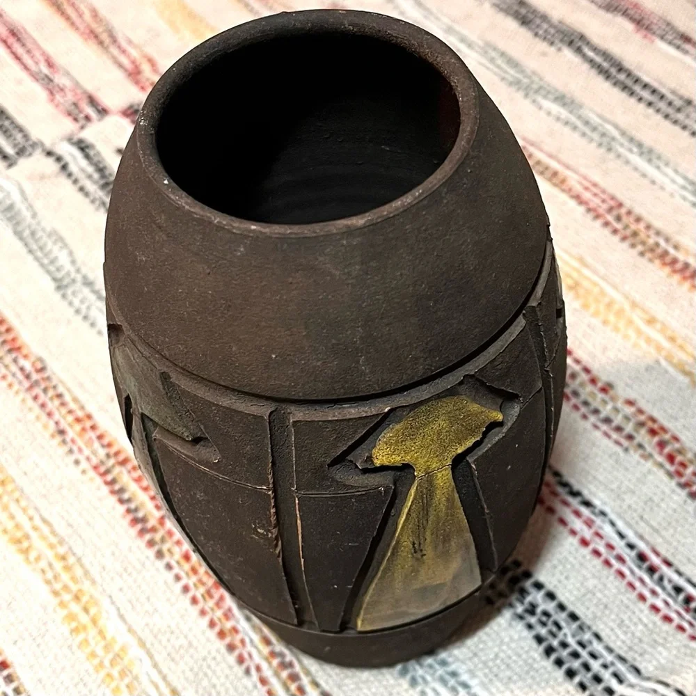 Italian Vase 7 Inches Tall Matte Gray Brownish Pottery Etched Handpainted Design